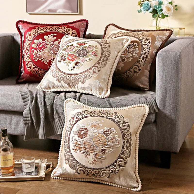 Almofadas bordadas para sofá